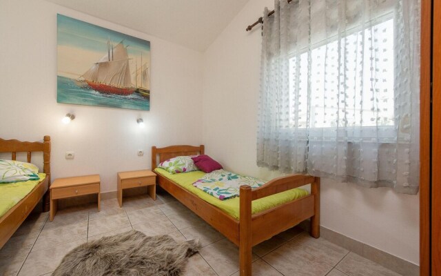 Beautiful Apartment in Vir With 2 Bedrooms and Wifi