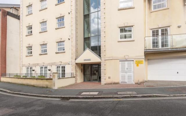 Modern 2-Bed Flat In Tavistock Centre
