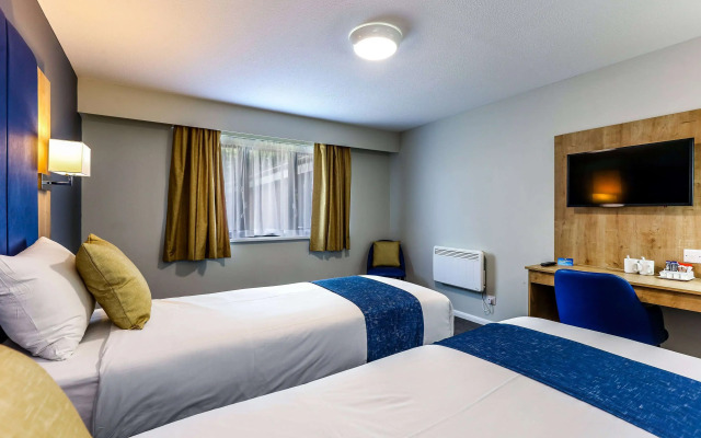 Days Inn by Wyndham Warwick North M40