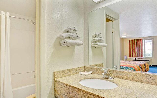 Knights Inn Jacksonville at Dix Ellis Trail