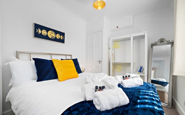 Stay In Cardiff Canton St. John's Court Apartment