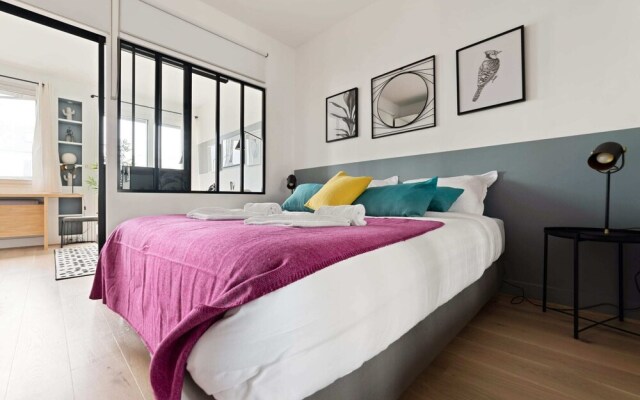 Chic Apartment Near the Champs-elysées