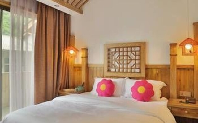 Floral Hotel·Yicheng Yijia Hotel(Dongda store of Zhangjiajie National Forest Park)