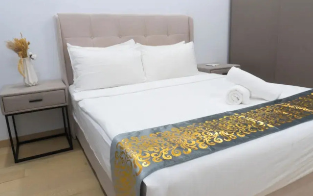 Moonway Luxury Suites At Eaton Residence