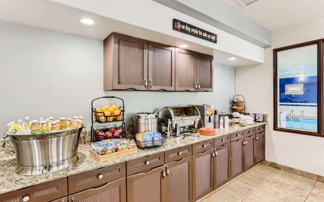 Baymont by Wyndham Loveland/Fort Collins Area