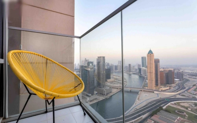 Lux 2B Apt Dubai Canal Water View