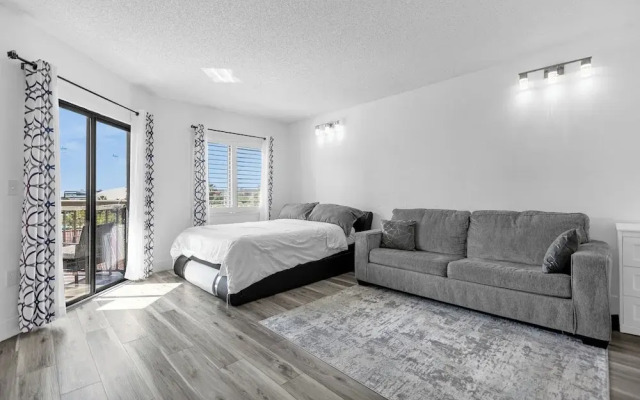 Premium Condos near Universal Studios