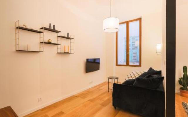 Private Apartment 2 -Old Town