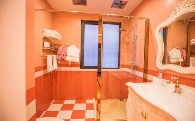 Crosme Theme Hotel