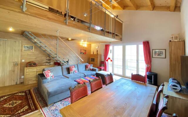 Chalet Salzburg, Dienten