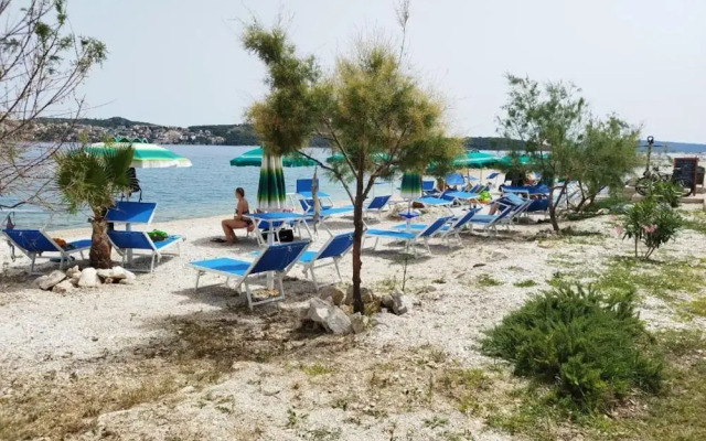 Apartment Domenico - 50 m From the sea