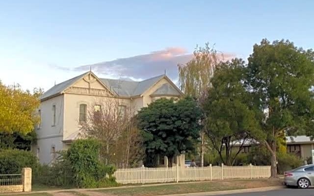 Te Rata House - All 6 Rooms