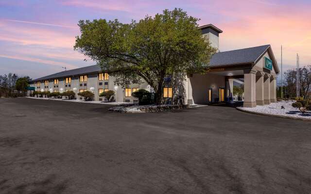 Quality Inn Austintown - Youngstown West