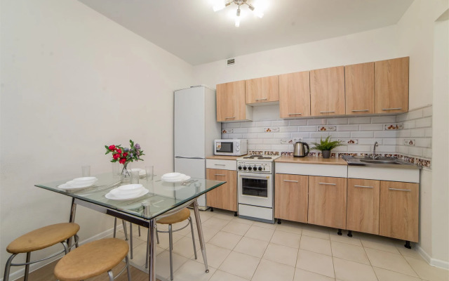 AHause на проспекте Космонавтов 11а