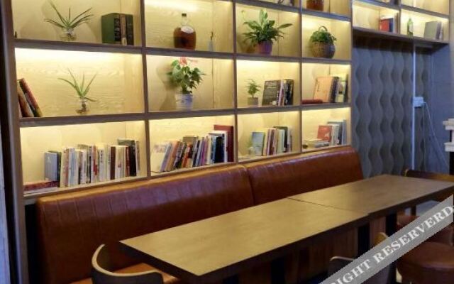 NO 1 Capsule Hotel Beihai