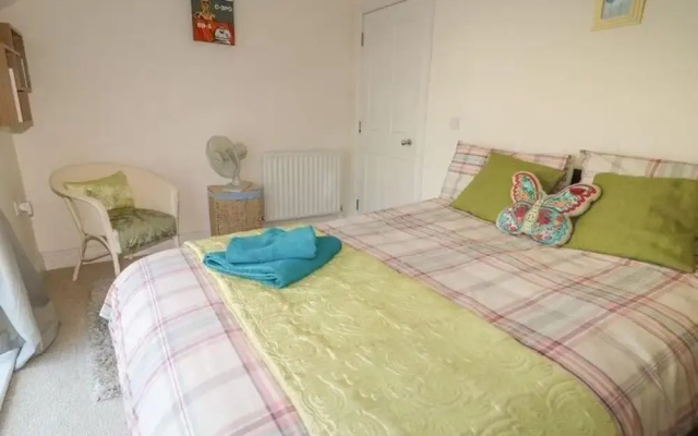 Shell Hill 3-bed Apt, Sleeps 6, 15 Mins to Beach
