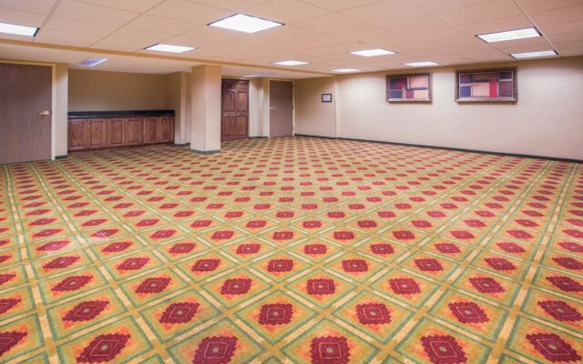 Crowne Plaza Denver International Airport