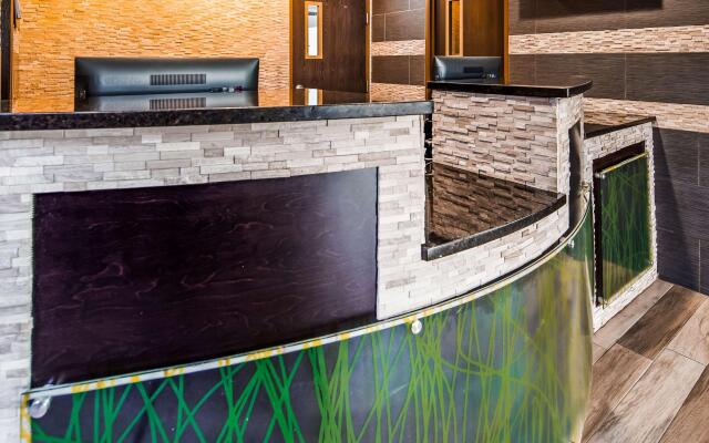SureStay Plus Hotel by Best Western Kearney Liberty North