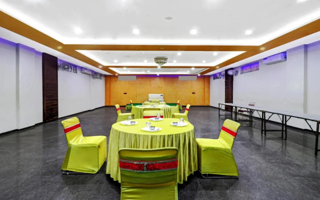 Itsy Hotels Anjali Mahal 500, Mtrs From Mathura Railway Station