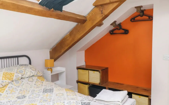 Bwthyn Gwyn Ty'n Y Pant