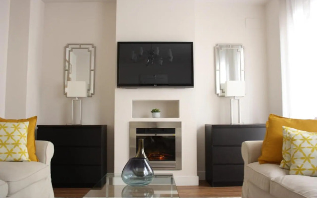 Elegancia by SevillaLuxurySuites