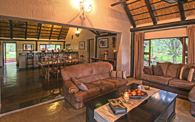 Raptor Retreat Game Lodge