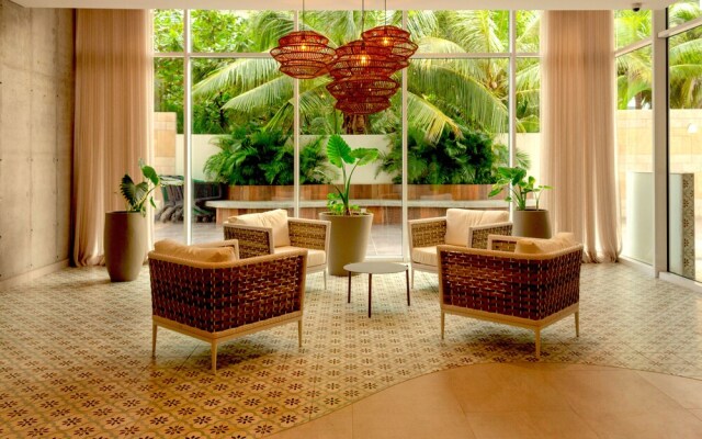 Moderno Edificio Sobre la Playa - Luxury