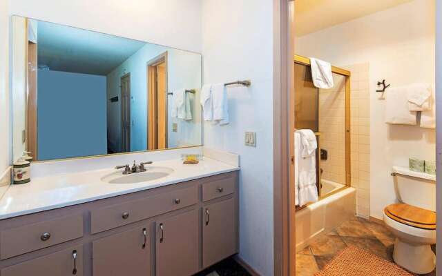 Winterset #02 - Shared Hot Tub & Pool!