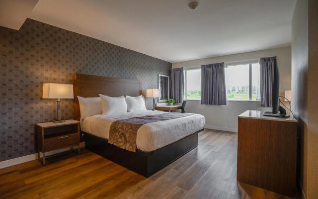 Monte Carlo Inn Oakville Suites