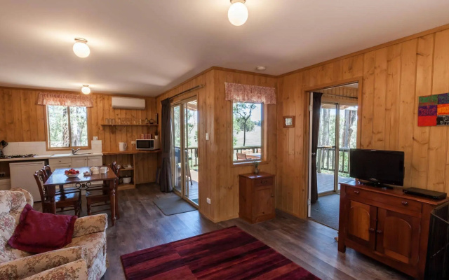 Balingup Heights Hilltop Forest Cottages – Guest Rooms – Balingup