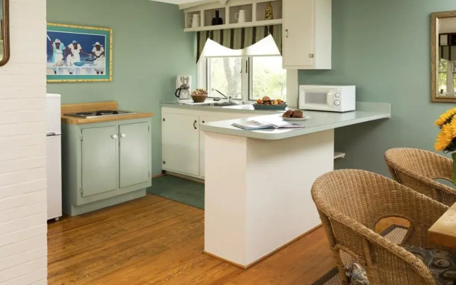 Inn at Huntingfield Creek