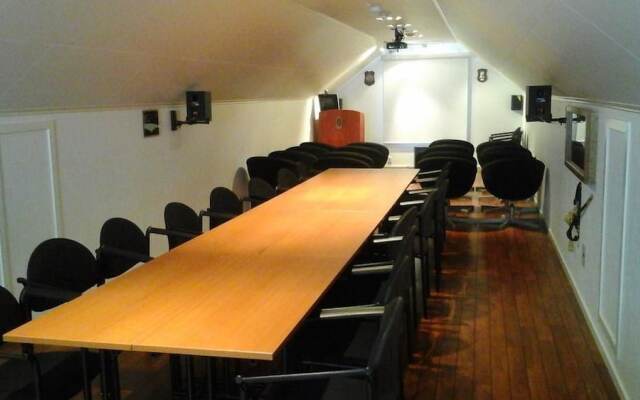 Furoy Hotel Apartments and Boating