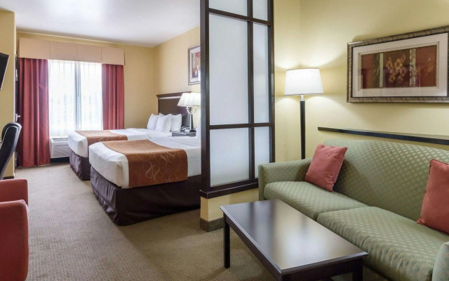 Comfort Suites Palestine
