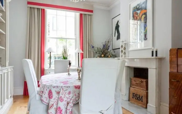 Warwick Gardens II by onefinestay