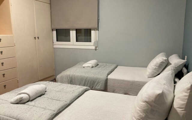 Yanni's Urban Residence
