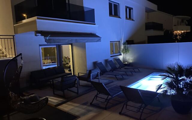 Holiday Home Miriam Kastela With a Private Pool