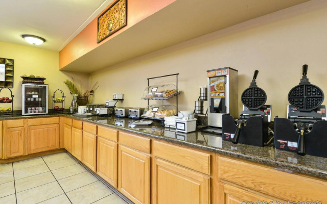 Holiday Inn Express & Suites Phoenix - Tempe by IHG