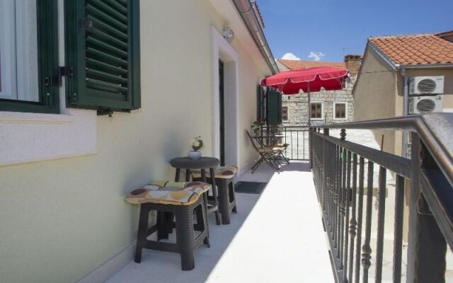 Central Old Town Rooms