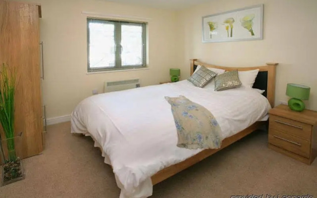 Your Stay Bristol Cotham Lawn