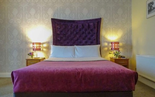 Raheen Woods Hotel