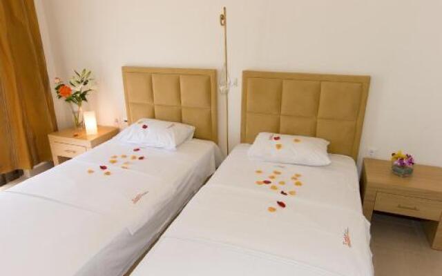 Paralio rooms