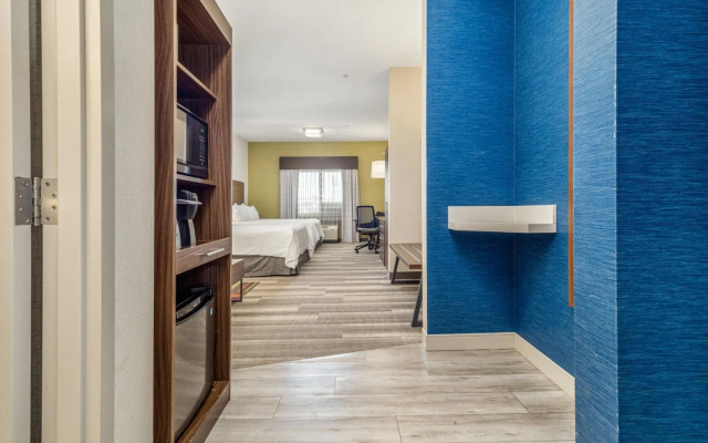Holiday Inn Express & Suites Medicine Hat Transcanada Hwy 1 by IHG