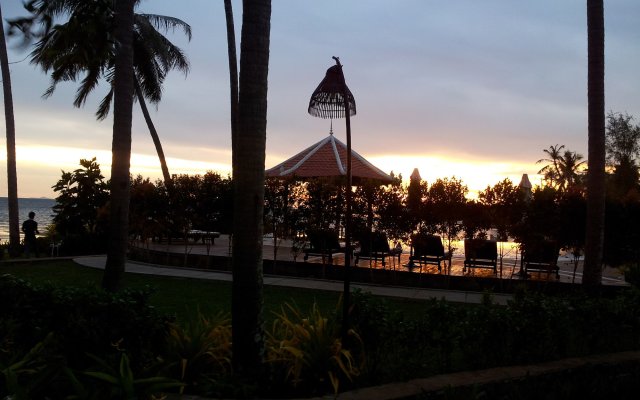 Nataya Roundhouse Coral Bay Resort and Spa