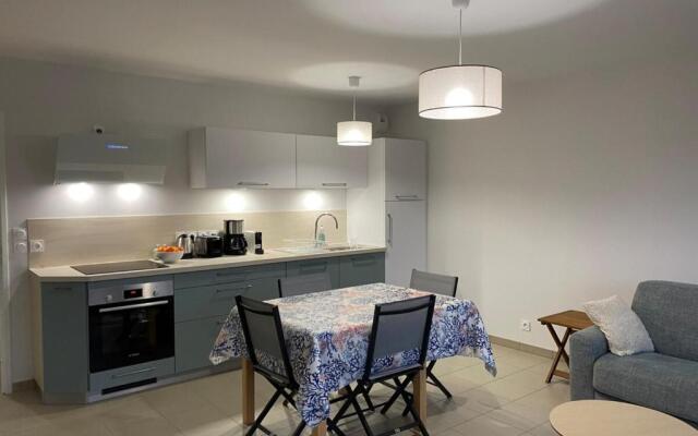 Residence 350 meters from the main beach