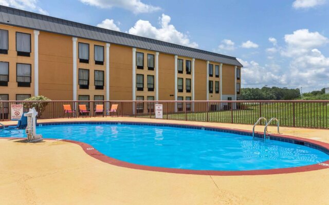 Quality Inn & Suites Lexington South