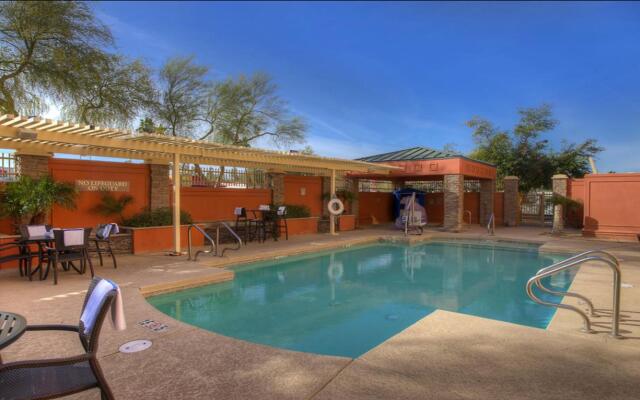 Holiday Inn Express & Suites Tempe by IHG