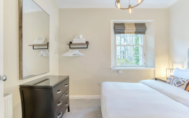 The Gloucester Lane Residence