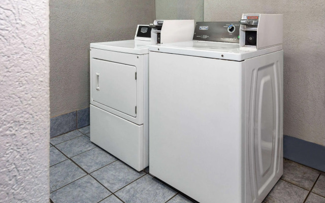 Days Inn by Wyndham Melbourne