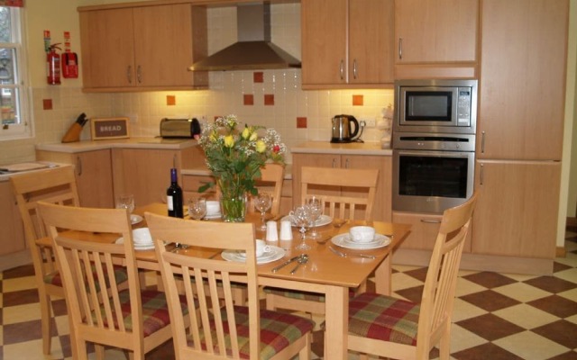Rural Retreat 2 Miles From Perth, Pets Welcome