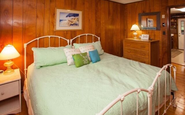 Summers Inn by RedAwning